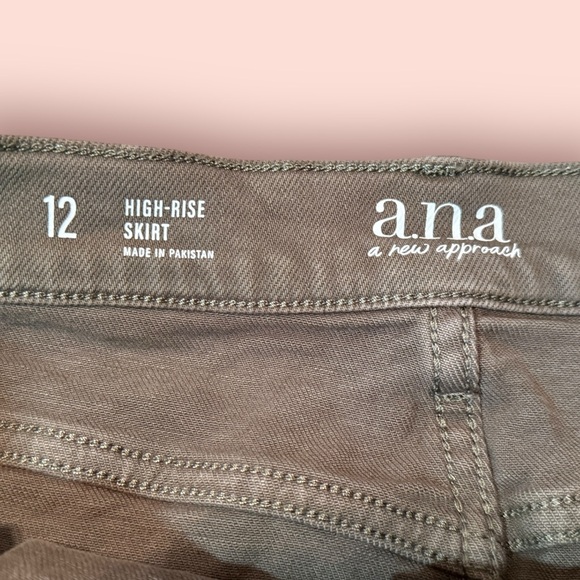 a.n.a High-Rise‎ Denim Skirt - Picture 3 of 6